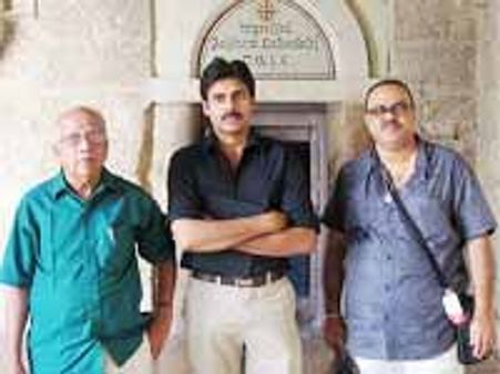 పవన్ కళ్యాణ్ తాజా చిత్రానికి హాలీవుడ్ టెక్నీషియన్