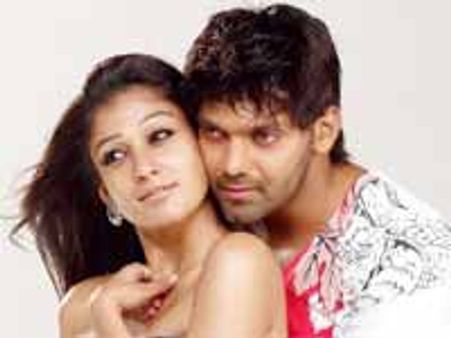 'రోబో' ప్రభావాన్ని తట్టుకుని ఇప్పటికీ హౌస్‌ ఫుల్స్‌ తో