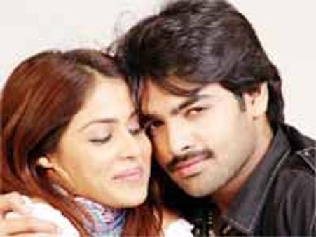 శ్రీనువైట్ల 'రెడీ' చిత్రం తమిళ రీమేక్ హిట్టా?ప్లాపా?