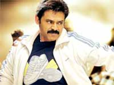 వెంకటేష్ 'ఔర ఔర ఔర ఔరా' రజనీ రేంజి కిక్కిస్తుందా?