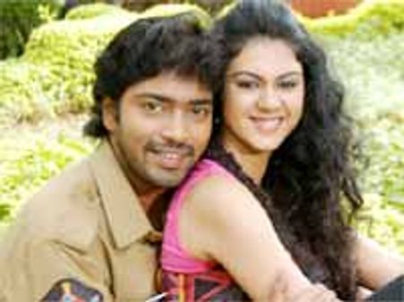 హీరో గారికి బికినీ ట్రీట్ ఇచ్చిన హీరోయిన్....