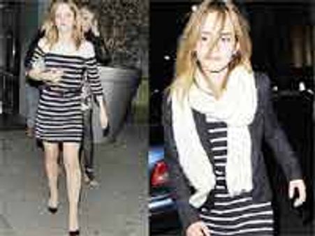 డ్రస్సింగ్ స్టయిల్ లోపవన్ కళ్యాణ్ మాదిరే ఆహీరోయిన్ నుఫాలో అవుతున్న అభిమానులు