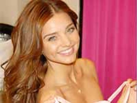 ఆత్మహాత్యలను నివారించడం కోసం హెల్ప్ లైన్ ప్రవేశపెట్టిన హీరోయిన్..