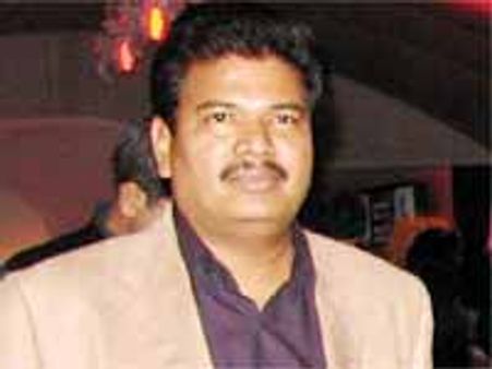 మహేష్ బాబుతో రోబో డైరెక్టర్ తెలిసే తప్పు చేస్తున్నాడా...