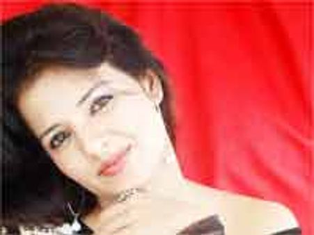 రాజమౌళి లైఫ్ ఇచ్చాడు కానీ ఆమే పాడుచేసుకొంటోంది...