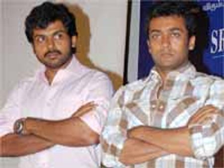 లేటుగా వచ్చిన లేటెస్ట్ అయిపోయిన మెగా బ్రదర్స్...