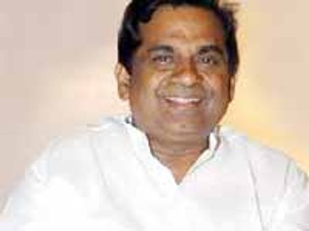 రామ్ గోపాల్ వర్మ దారిలోనే బ్రహ్మానందం కూడా...