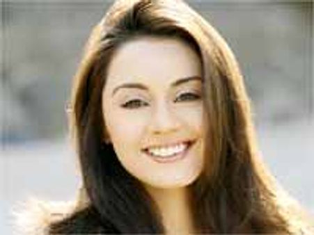 జెడి చక్రవర్తి 'కాంట్రాక్ట్‌' లో అదిరిపోయే సెక్స్ బాంబ్