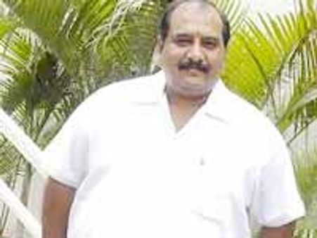 కొడుకు కెరీర్ ని పణంగా పెట్టి ఎమ్.ఎస్.రాజు మళ్ళీ దర్శకత్వం