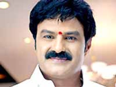 బాలయ్యకి మరో నరసింహానాయుడుని ఇస్తాడంట...