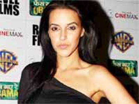 హీరోలను కాదు... నన్ను చూడ్డానికే నా సిన్మాలకు వస్తారు...!?