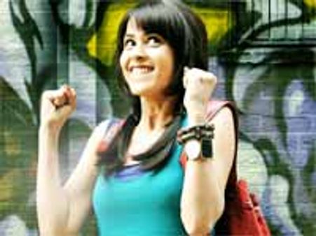 ఆ హీరోయిన్ నటనకి ఫ్యాన్స్ ఎటు పారిపోవాలో తెలియనంత కంగారు...