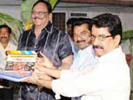 ప్రభాస్, అనుష్క కాంబినేషన్ చిత్రం ప్రారంభమైంది