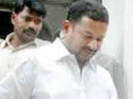 'రక్త చరిత్ర -2' లో తన పాత్రను తెరపై చూసుకున్న మద్దెలచెరవు సూరి