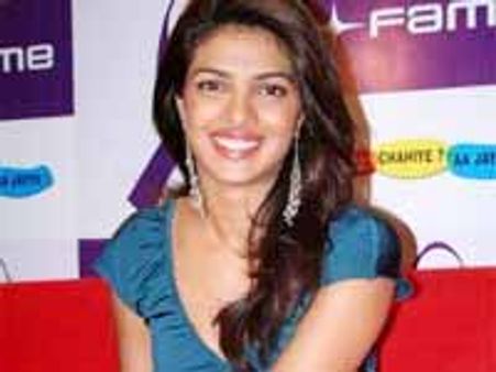 కొత్త బాయ్ ప్రెండ్ తోజోరుగా రొమాన్స్‌ చేస్తున్న మాజీ మిస్ వరల్డ్..