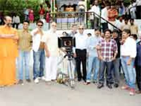 ‘ఈగ’ కథాంశాన్ని ఓపెనింగ్ రోజునే ఓపెన్ గా చెప్పిన రాజమౌళి...