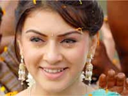 ఆయనతో ఆ సంభందమా? కళ్ళు పోతాయి: హన్సిక