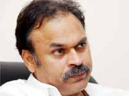 చేతకాని తనంతో నాగబాబు ఆవేదన-దానిని కవర్ చేసిన కళ్యాణ్...