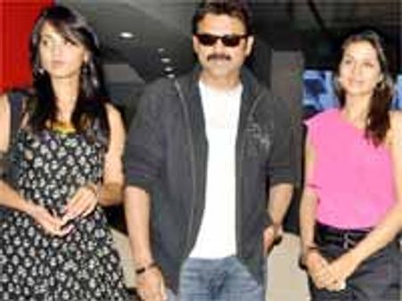 'నాగవల్లి' తొలి పరీక్షలో నెగ్గింది...వెంకటేష్