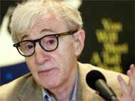 రాయల్ వెడ్డింగ్ కోసం ఆస్టార్ డైరెక్టర్ కూడా ఇన్విటేషన్ అడిగారా..