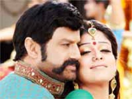 బాలయ్య టెంప్టింగ్ ఆఫర్ తో నయనతార కొచ్చిన చిక్కు...