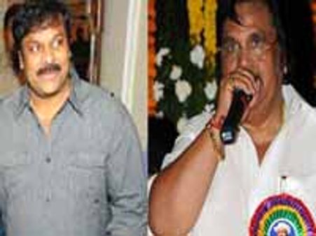 చిరంజీవిని టార్గెట్ చేస్తూ సిగ్గులేని హీరోలు అన్న దాసరి....!?