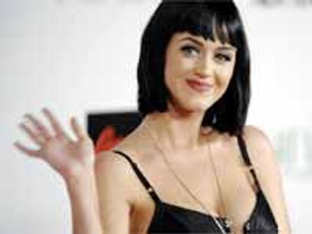 ఇక నుంచి నాపేరులో నాభర్త పేరుకూడా కలవనుందని చెప్పిన సింగర్..