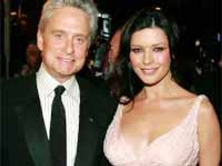 ఈ సంవత్సరం ఉత్తమ సెలబ్రిటీ జంటగా మొదటి స్దానంలో నిలిచిన జంట..