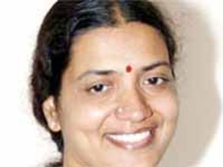 సినీ రాజకీయాలపై పుస్తకం రాయనున్న జీవిత రాజశేఖర్