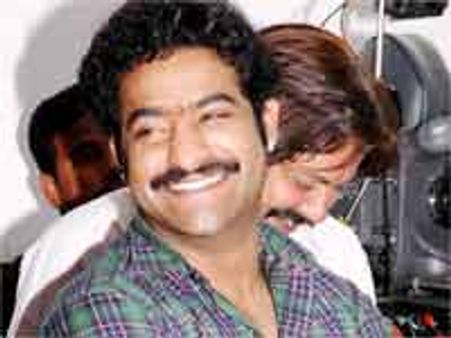 మలైకా అరోరాతో రొమాన్స్ చేయనున్న జూ ఎన్టీఆర్