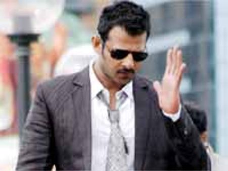 ప్రభాస్ తోరోమాన్స్ చేయడానికి రెడీ అంటున్న బ్యాడ్మింటన్ బ్యూటీ..