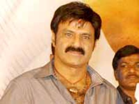 పరమవీర చక్రపై అప్పుడే మొదలైన బాలయ్య బాబు మదిలోని సందేహాలు..