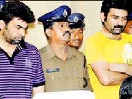 మళ్ళీ పట్టుబడిన రవితేజ బ్రదర్స్ కి పదేళ్ల జైలు శిక్ష...?