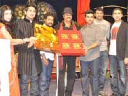 ‘మగధీర’ రికార్డుల్ని తిరగరాయాలనే ఆకాంక్షతో రామ్ చరణ్ తేజ్....