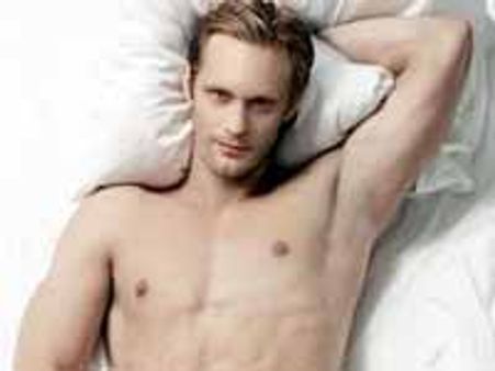 సీన్ ఒరిజినల్ గారావాలనే ఉద్దేశ్యంతో 8 గంటలు నగ్నంగా నిలబడ్డ హీరో