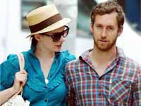 అతనితో కలసి జీవించాలనే డేటింగ్ కుఅపార్ట్ మెంట్ కువెళుతున్నా..