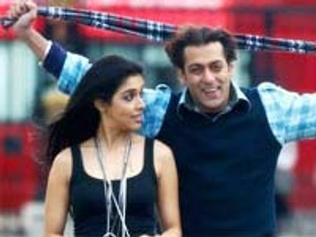 ఆ హీరోయిన్ గట్స్ కి హీరోగారు హాట్సాఫ్...!