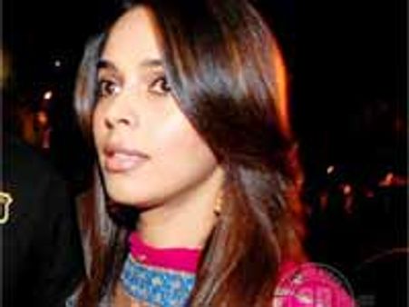 మల్లికా షెరావత్ ఆ రాత్రి రేటు పన్నెండు వేలే...