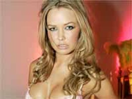 న్యూఇయర్ ఈవెంట్ కు అంతా సిద్దం అంటున్న ఫ్యాషన్ మోడల్..