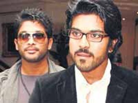 2011లో మూకుమ్మడిగా మెగా హీరోల మెగా దాడి...