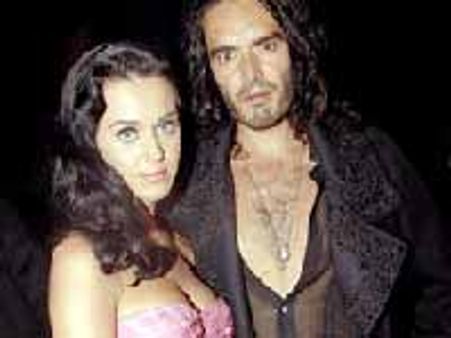 వెడ్డింగ్ రింగ్ పోతే ఇంక అంతే సంగతులు అంటున్న కామెడీ హీరో