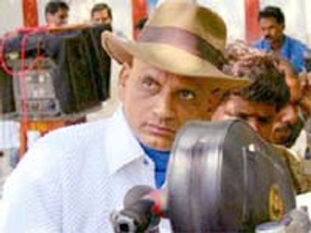 హాస్య నటుడు ఏవిఎస్‌ కొంప కొల్లేరు ?