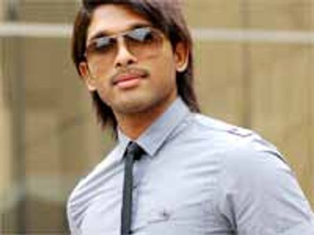 లవ్ స్టోరీలతో నావద్దకు రావద్దంటున్న అల్లు అర్జున్..