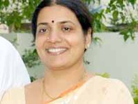 చిరంజీవి ‘బ్లడ్ బ్యాంక్’కి ఎసరు పెట్టనున్న జీవిత రాజశేఖర్...