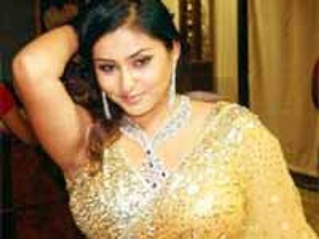 నమిత వాళ్ళ కోసమే భారీ అందాలు మెయింటైన్ చేస్తోంది