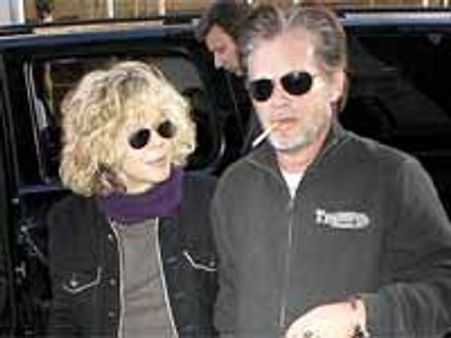 లేటు వయసులో చాటుగా డేటింగ్ చేసుకుంటున్న జంట..