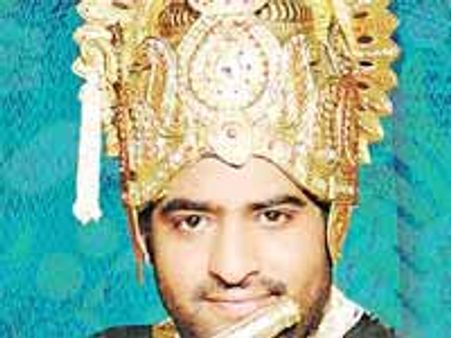 వేలానికి ఎన్టీఆర్..కిరీటం, వేణువు: దిల్‌ రాజు