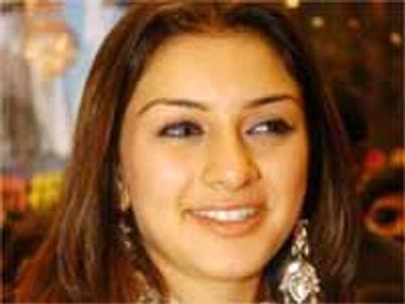 హన్సికపై తెలుగు సినిమా శీతకన్ను, తమిళంపై దృష్టి