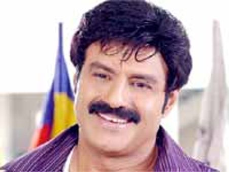 నేను తప్ప మిగతా హీరోలు చేస్తే చూడరు...బాలకృష్ణ