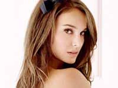 ఫెర్ ప్యూమ్ యాడ్ లో అర్దనగ్నంగా నటించిన సెక్సీ హీరోయిన్